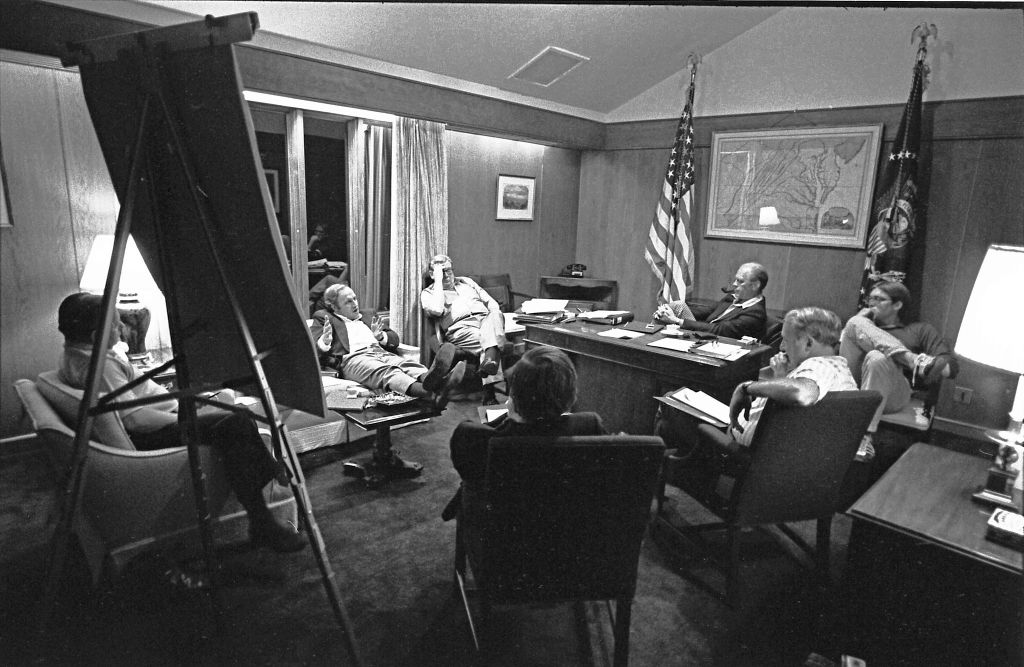 White_House_Chief_of_Staff_Dick_Cheney_during_a_campaign_strategy_session_-_NARA_-_7027918